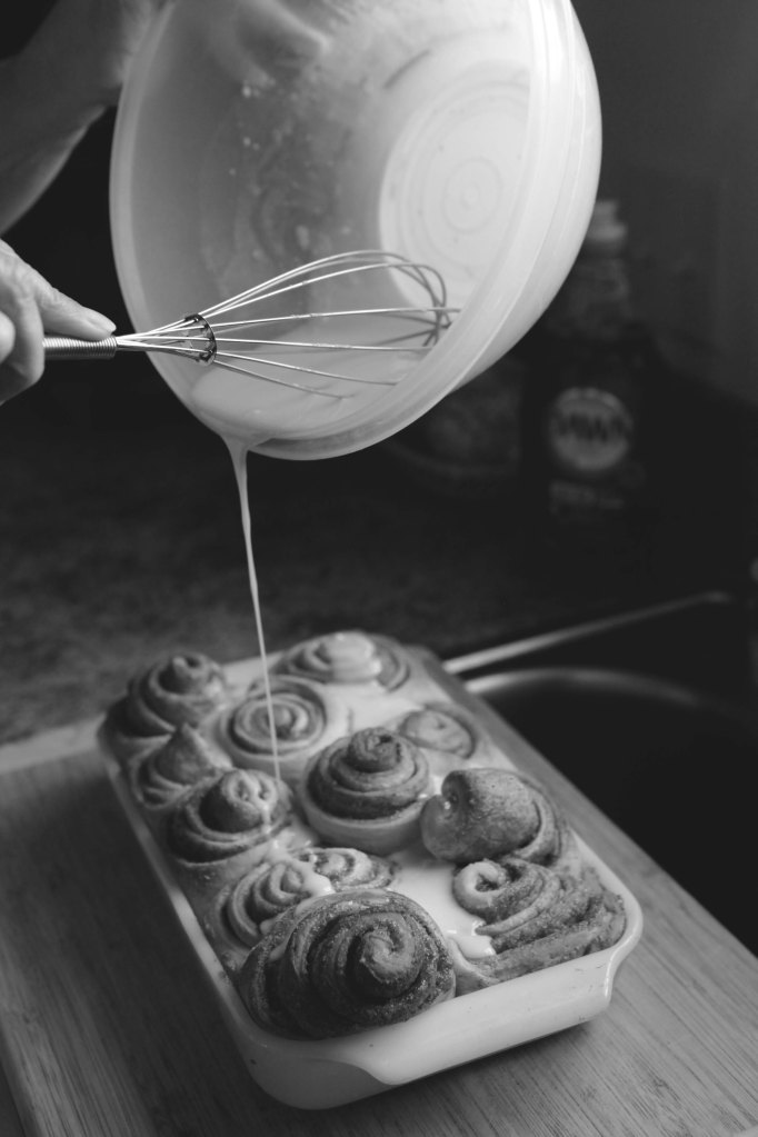 cinnamon roll icing