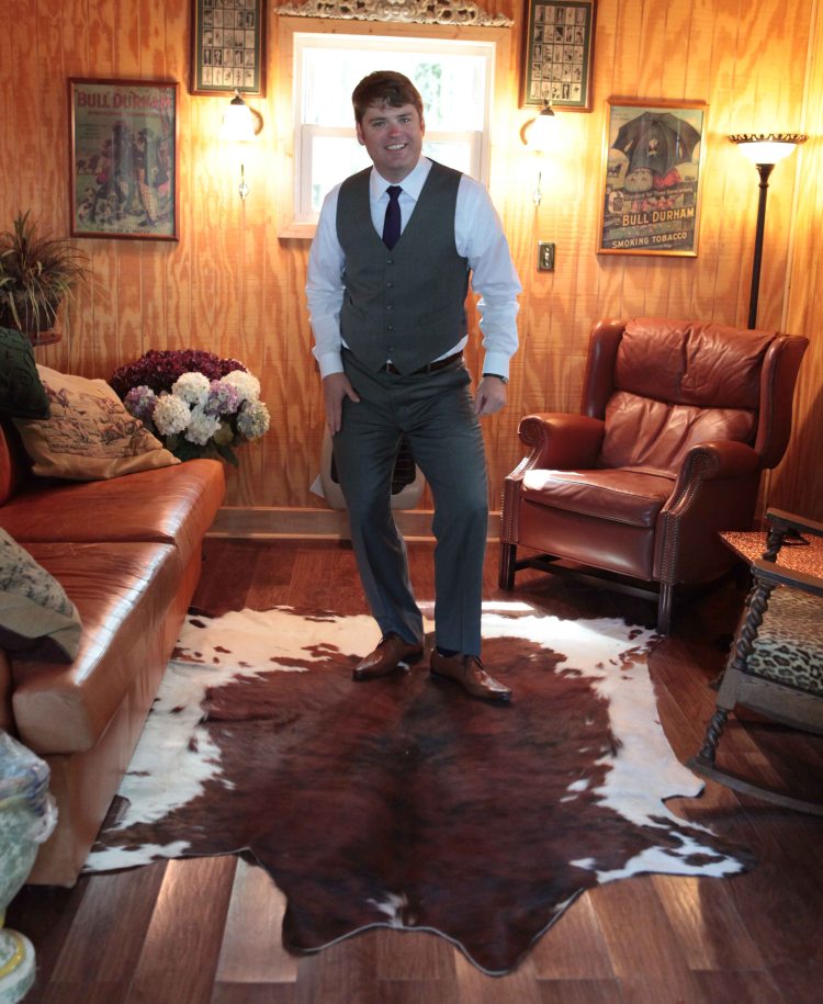 Lee takes a dance break...